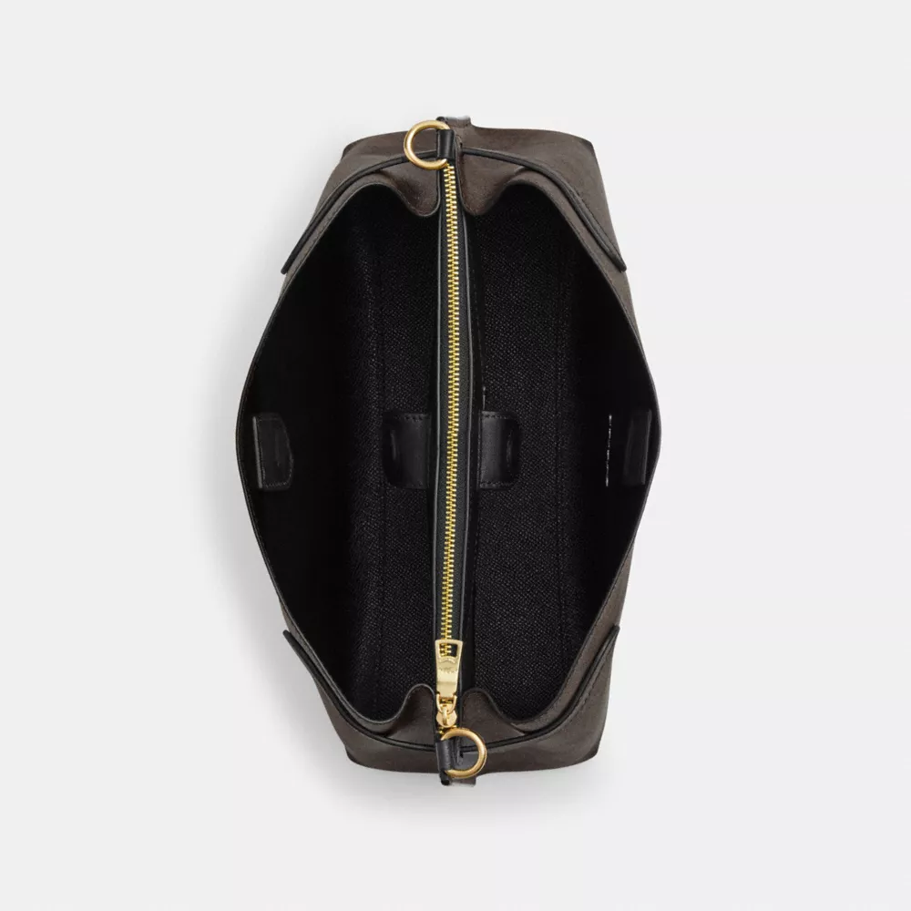 Hanna Shoulder Bag In Signature Canvas