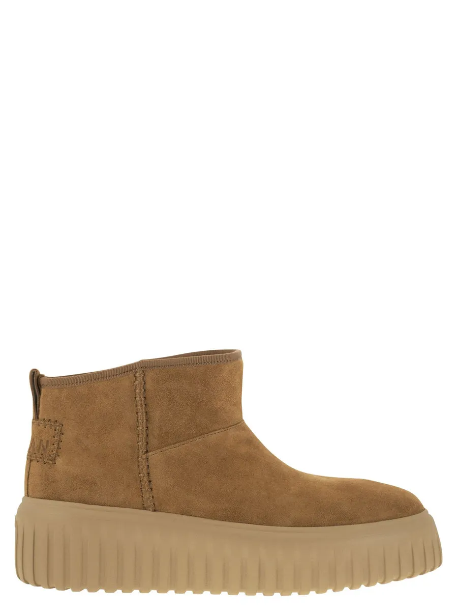 Hogan    Hogan H Stripes Suede Ankle Boot