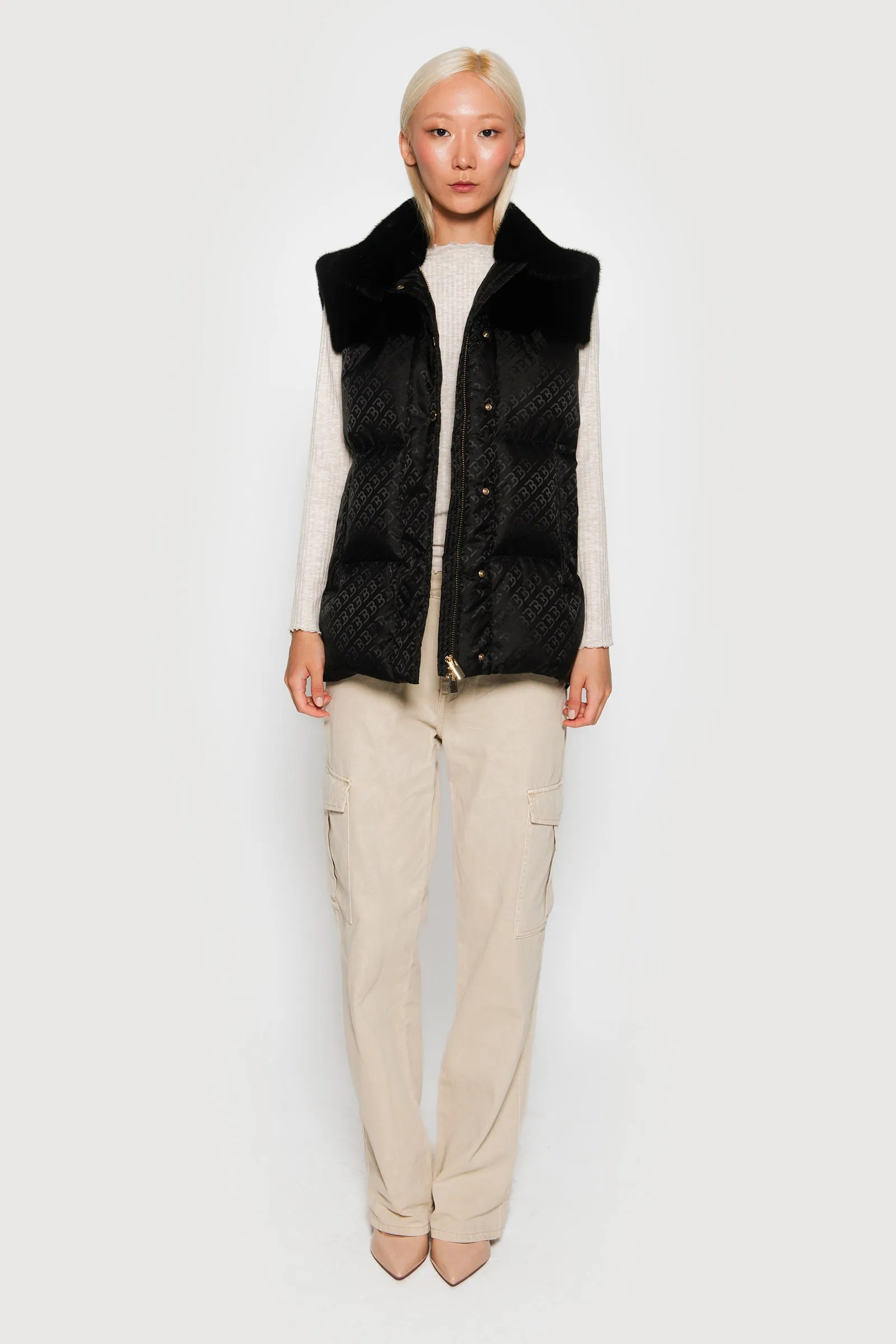 --Logo vest and mink black nafa-
