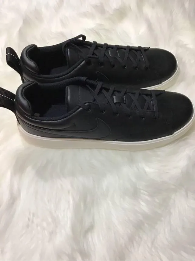 Nib auth nike course classic sneakers